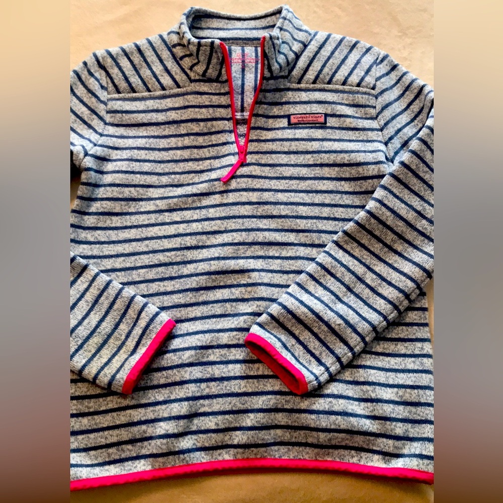 Vineyard Vines Girls Quarter zip fleece. Size Large (14).